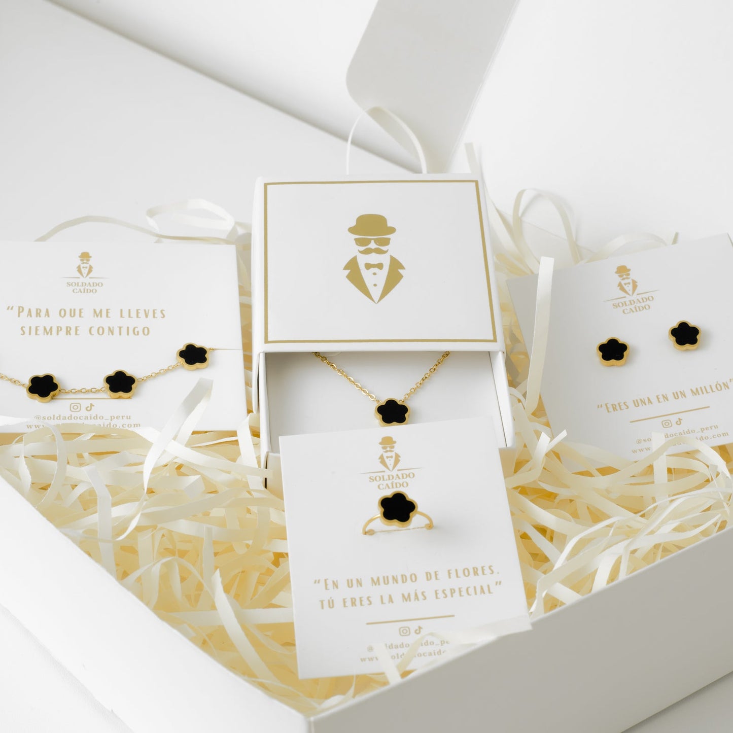 Set Trebol Premium - Acero bañado en Oro